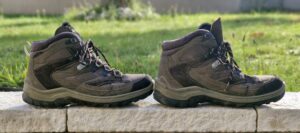 la précarité comme un chemin d'isolement à livrer dans un manuscrit, pour témoigner